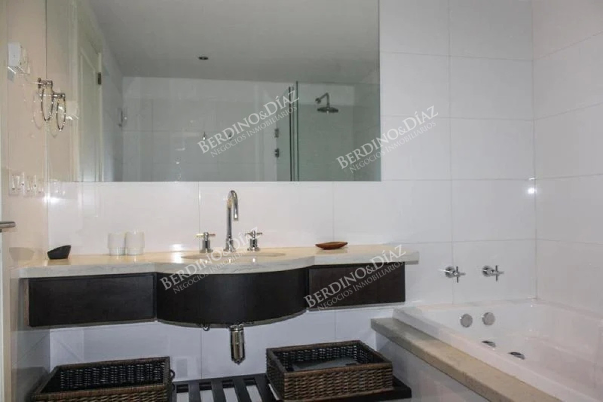 Apartamento ID.2276 - Apatamento de 4 suites frente al mar Playa Brava