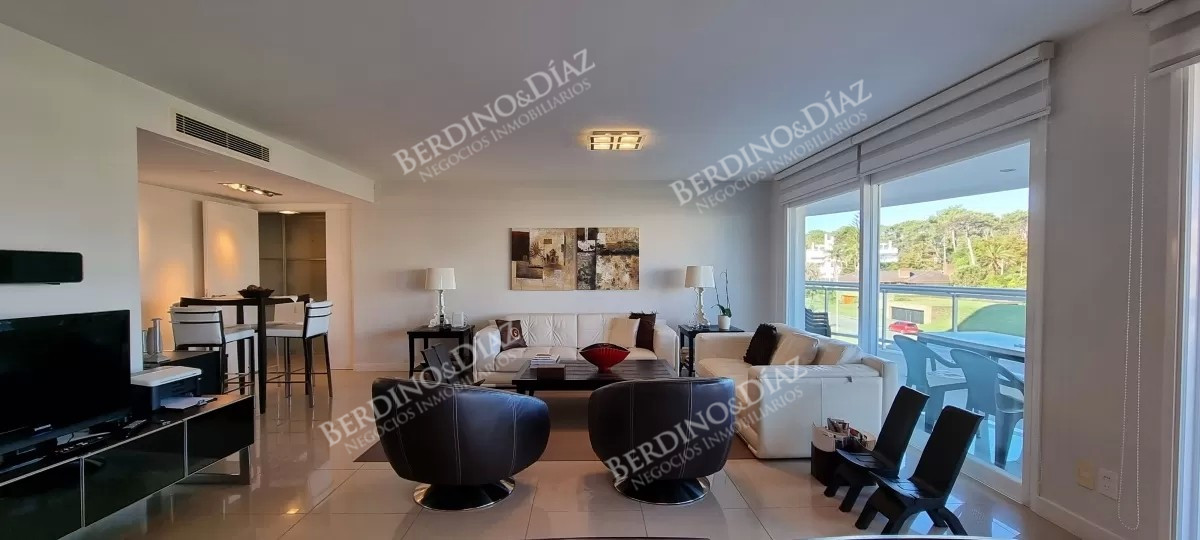 Apartamento ID.2693 - Aquarela en venta 4 suites venta en Punta del Este