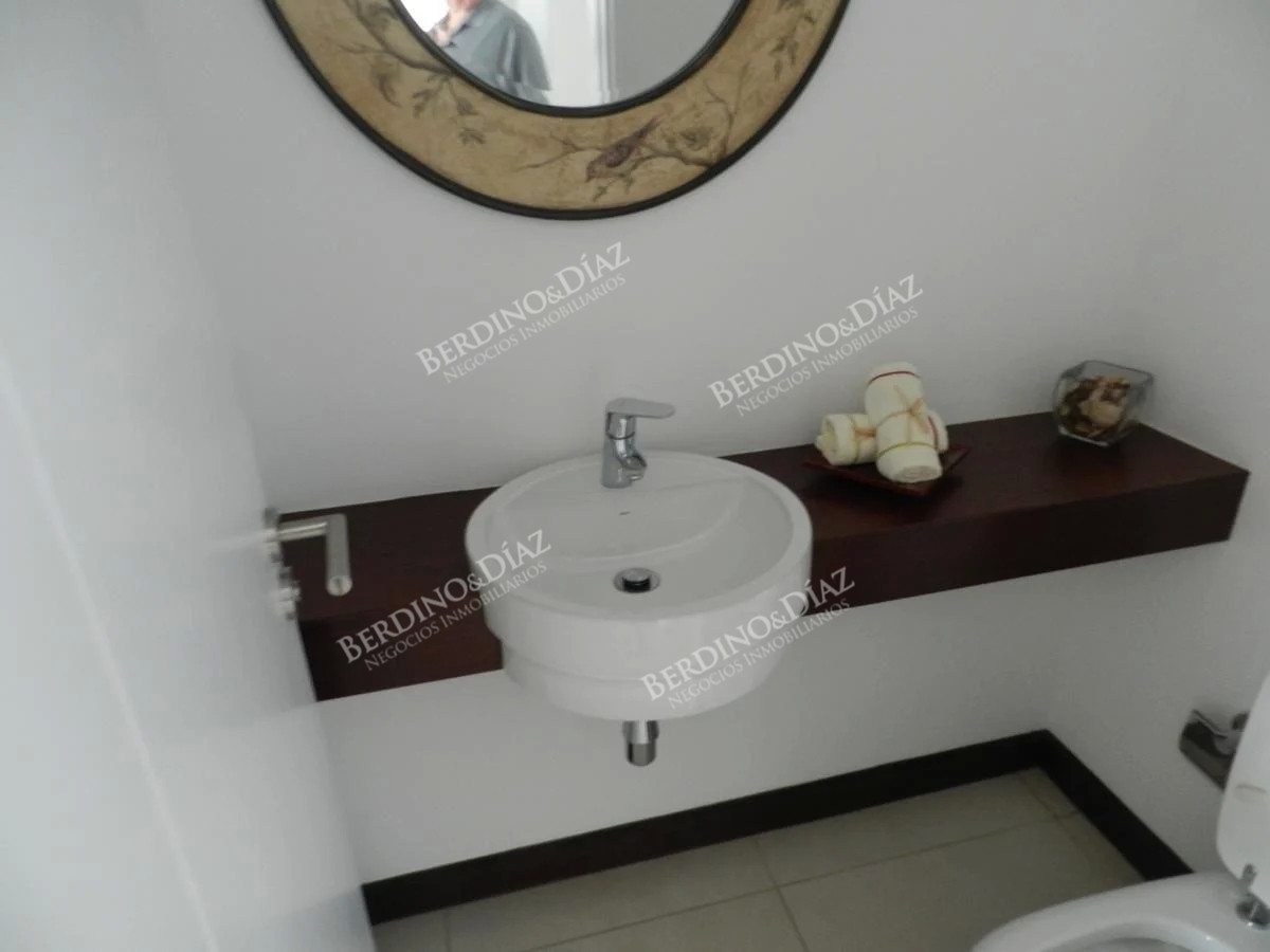 Apartamento ID.2157 - Apartamento en venta frente al mar 4 dormitorios  Playa Mansa