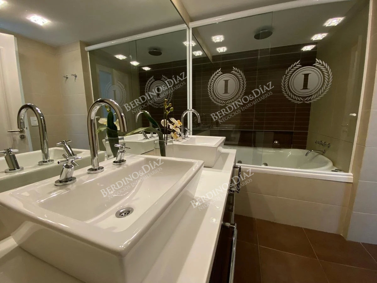 Apartamento ID.2303 - APARTAMENTO EN VENTA PLAYA BARVA ESQUINERO 