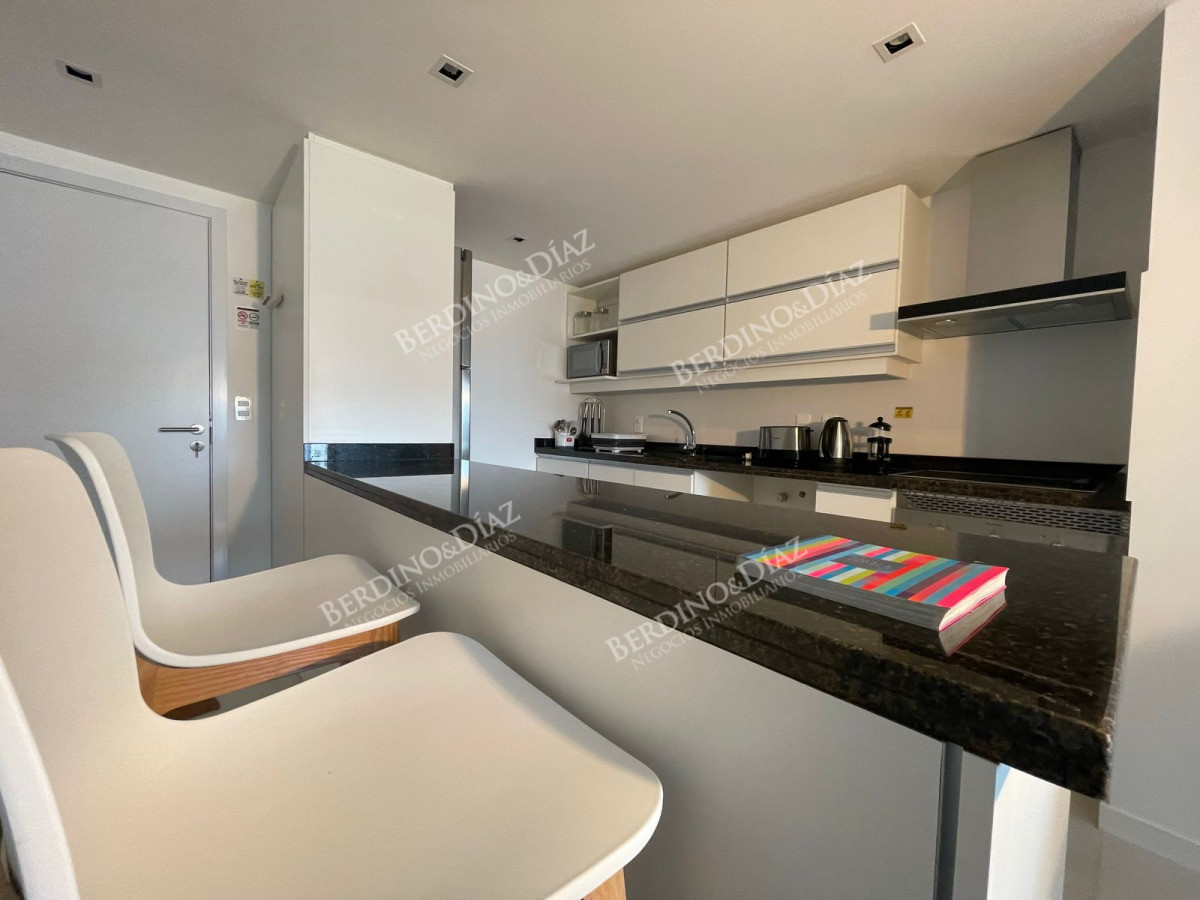 Apartamento ID.2960 - Apartamento en venta 2 dormitorios a 1 cuadra de Playa Brava 