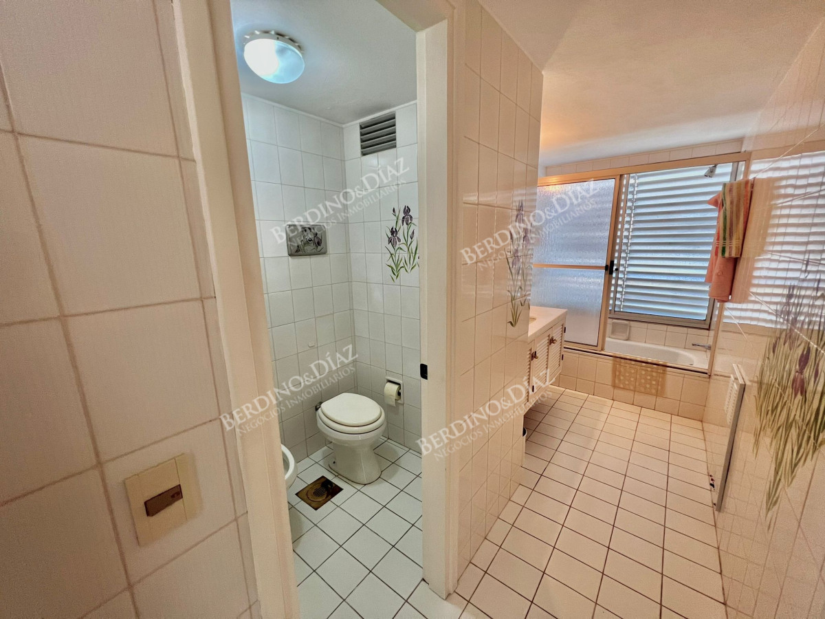 Apartamento ID.1744 - Puerto Punta del Este Apartamento de 3 dormitorios y dependencia