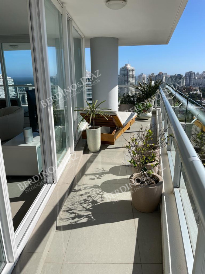 Apartamento ID.2875 - Apartamento en venta Torre One esquinero 4 dormitorios