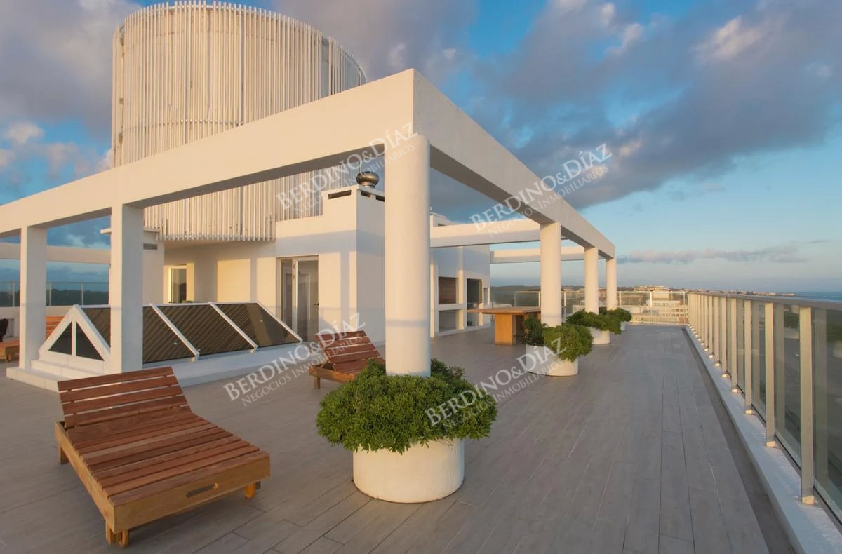 Apartamento ID.2206 - Penthouse espectacular en venta Playa Brava Punta del Este