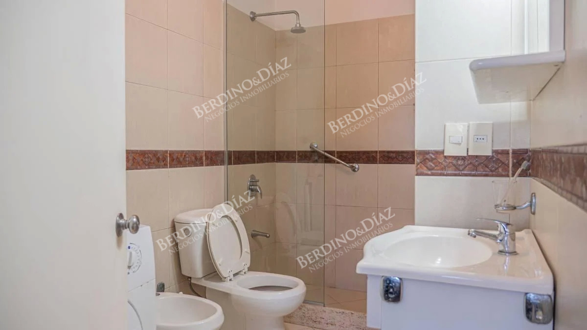 Apartamento ID.2325 - Apartamento en venta 3 dormitorios Peninsula con vista al mar