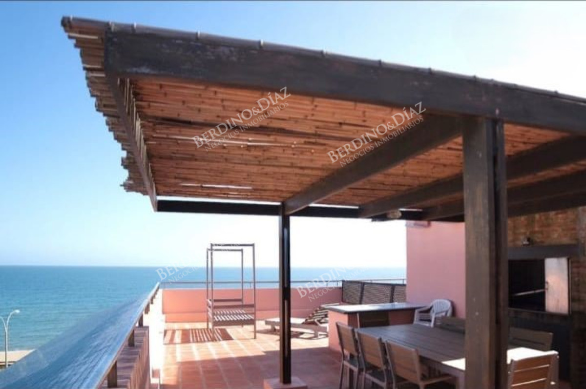 Apartamento ID.2711 - Pensthouse en venta 2 dormitorios parrillero propio Playa Mansa