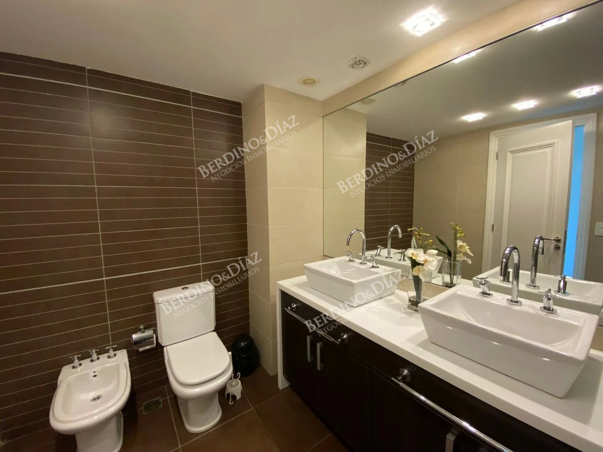 Apartamento ID.2303 - APARTAMENTO EN VENTA PLAYA BARVA ESQUINERO 
