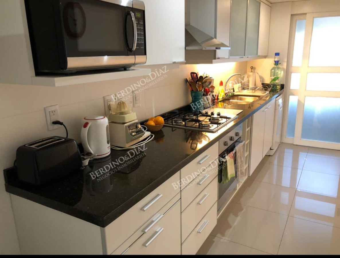 Apartamento ID.1721 - Apartamento en venta en Playa Mansa 