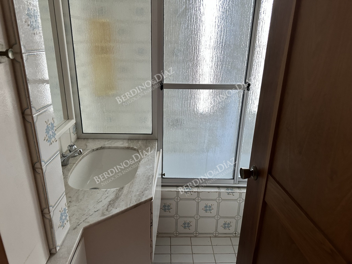 Apartamento ID.1568 - Apartamento en Venta Punta del Este Primera Linea en Playa Mansa tres dorm mas dependencia