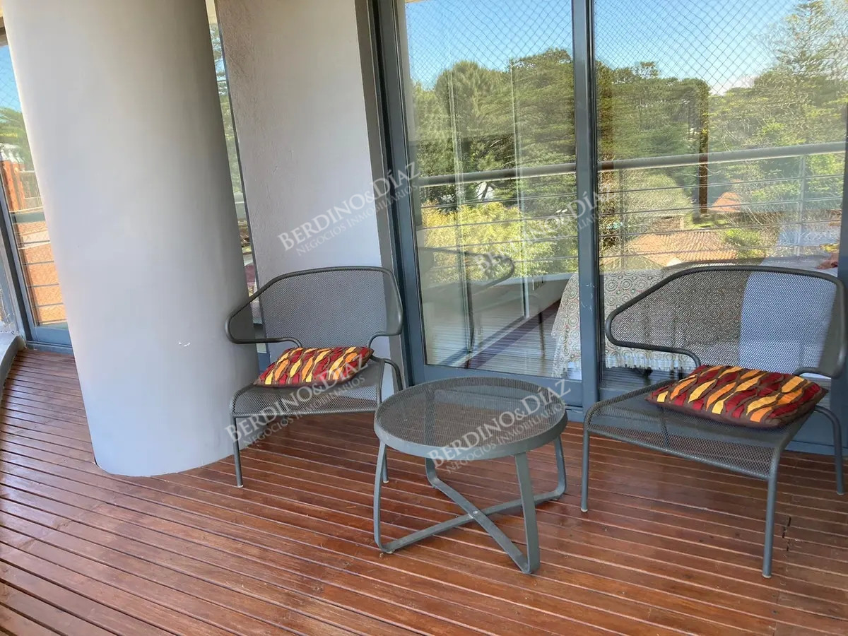 Apartamento ID.2810 - Apartamento en venta 3 dormitorios Torre con servicios