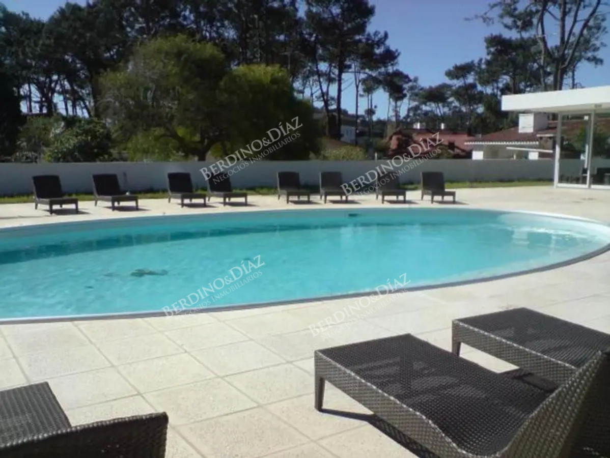 Apartamento ID.2810 - Apartamento en venta 3 dormitorios Torre con servicios