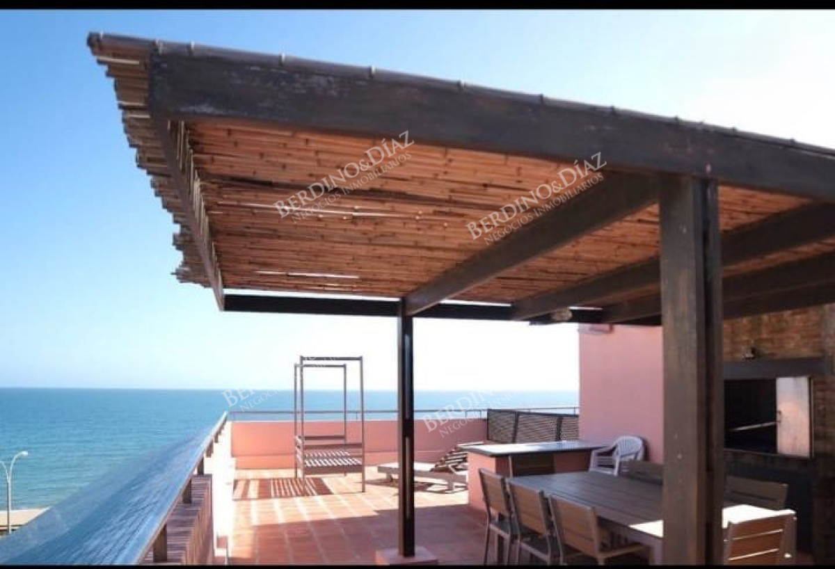 Apartamento ID.2711 - Pensthouse en venta 2 dormitorios parrillero propio Playa Mansa