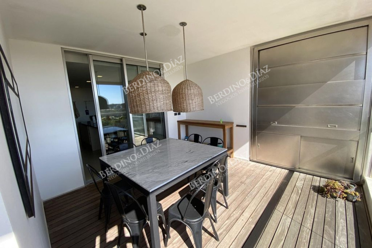 Apartamento ID.2441 - Penthouse en Playa Brava Espectacular