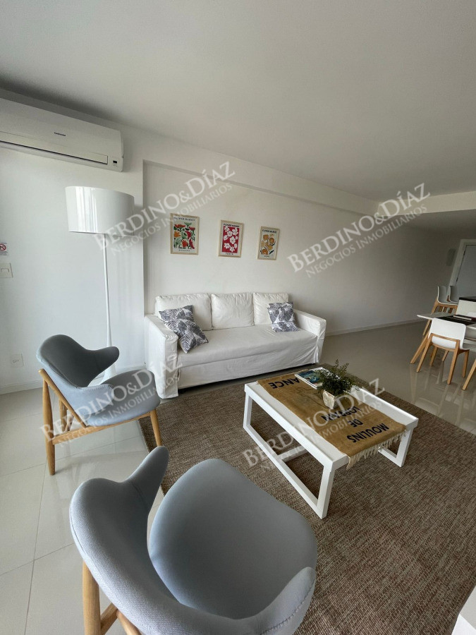 Apartamento ID.2960 - Apartamento en venta 2 dormitorios a 1 cuadra de Playa Brava 