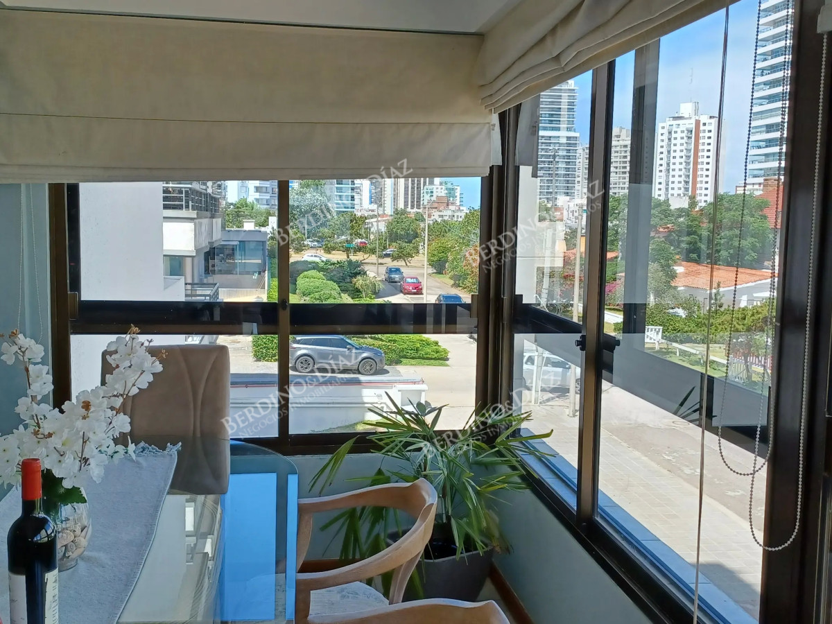 Apartamento ID.2840 - Apartamento en venta Playa Mansa 3 dormitorios