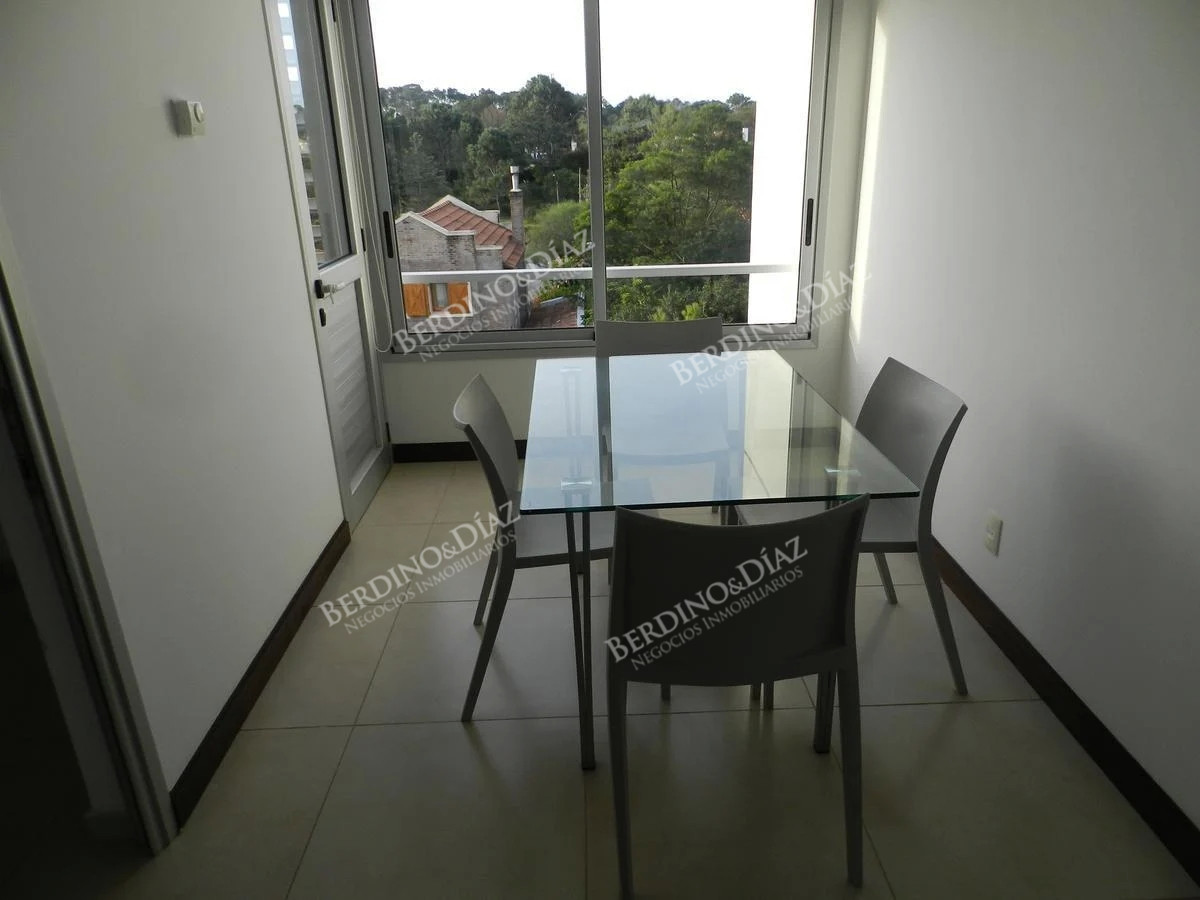 Apartamento ID.2157 - Apartamento en venta frente al mar 4 dormitorios  Playa Mansa