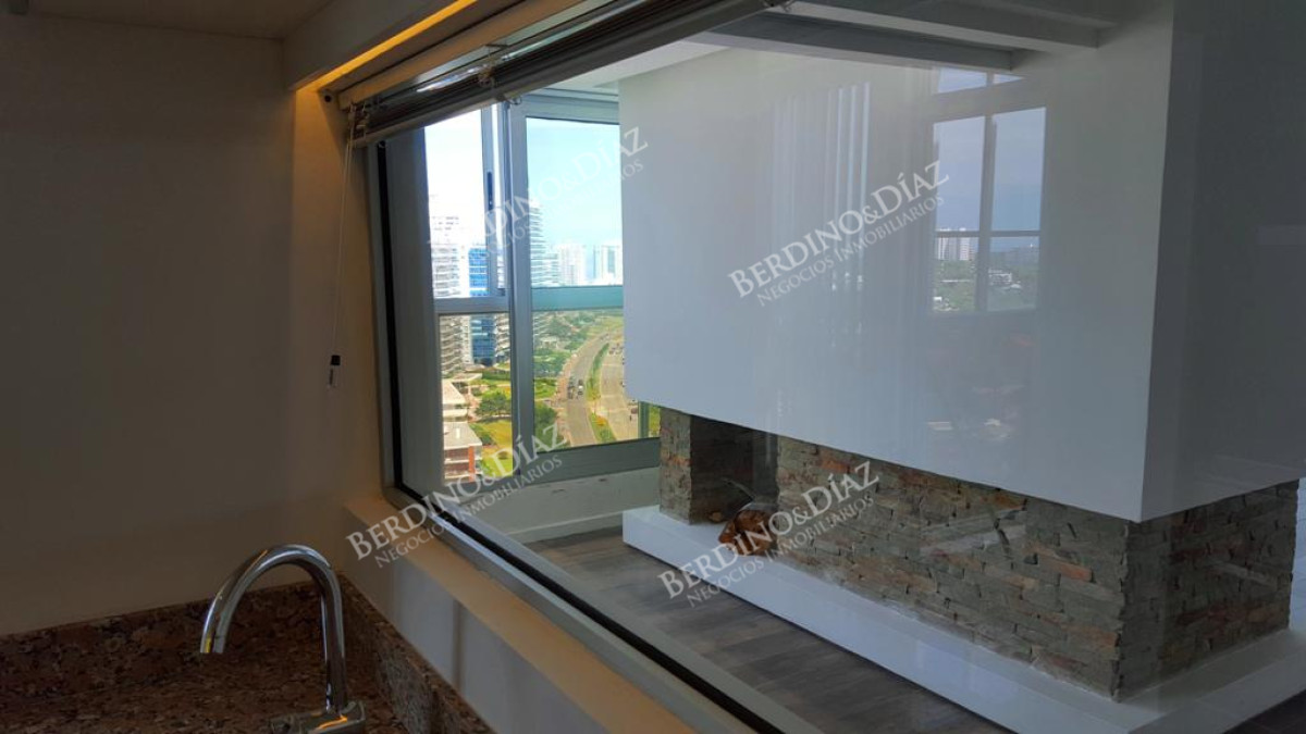 Apartamento ID.724 -  PentHouse en venta sobre la Playa Mansa