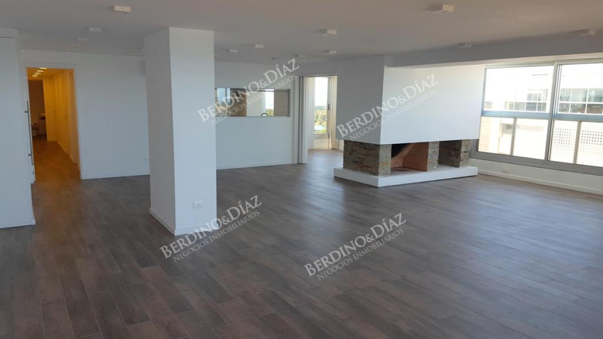 Apartamento ID.724 -  PentHouse en venta sobre la Playa Mansa