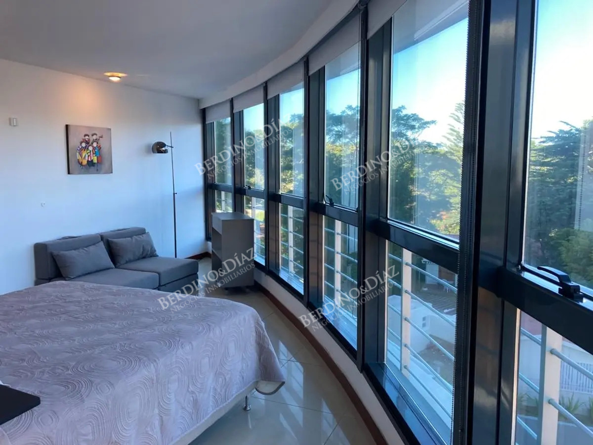 Apartamento ID.2810 - Apartamento en venta 3 dormitorios Torre con servicios