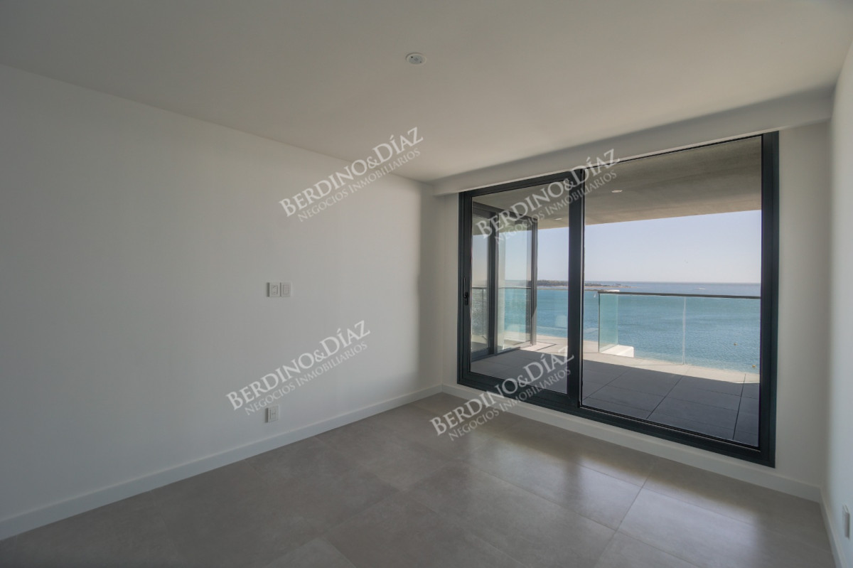 Apartamento ID.2916 - Venetian frente a Playa Mansa  Apartamento unificado Punta del Este