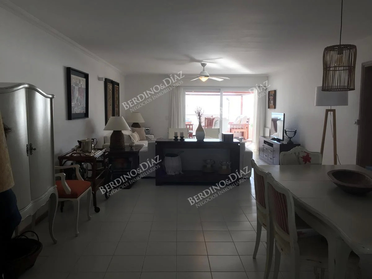 Apartamento ID.2158 - Apartamento en venta Puerto Punta del Este
