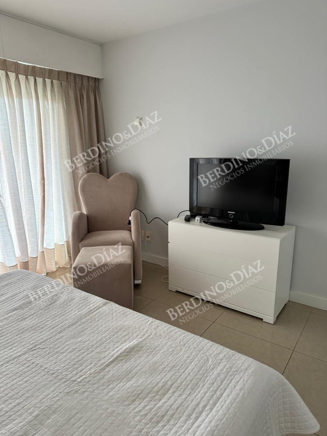 Apartamento ID.2884 - Torre Aquarela 4 dormitorios mas dependencia de servicio