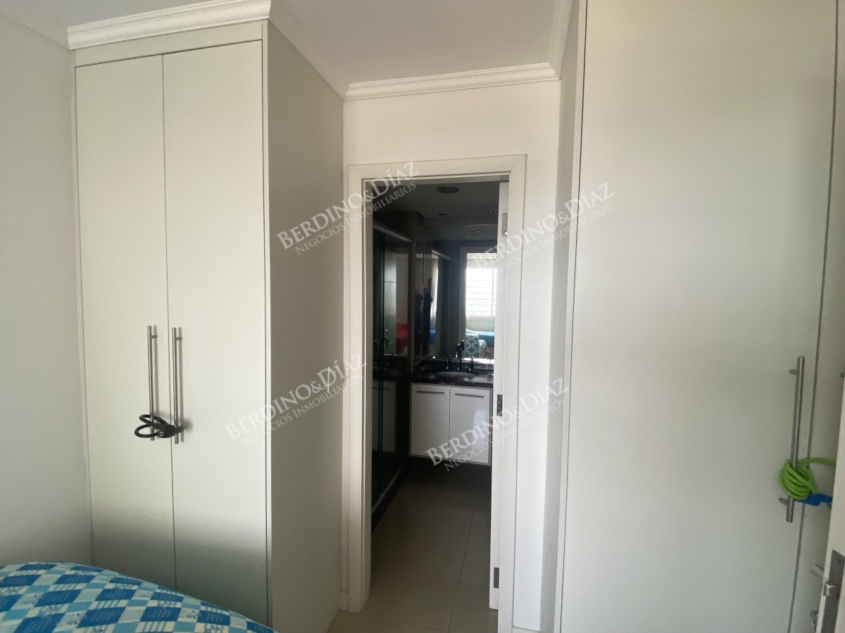 Apartamento ID.1537 - Apartamento en venta en Punta del Este Playa Mansa con servicios