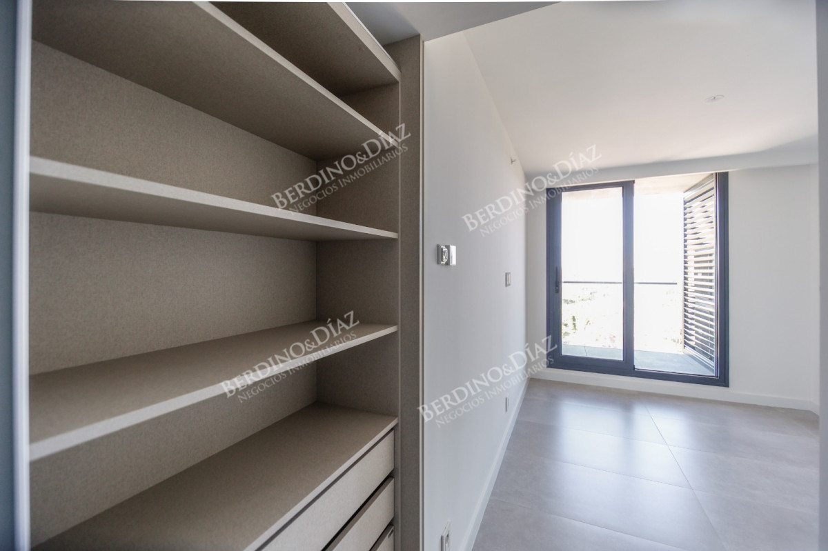 Apartamento ID.2916 - Venetian frente a Playa Mansa  Apartamento unificado Punta del Este