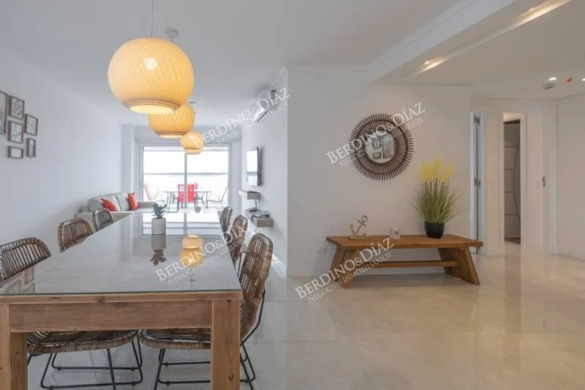 Apartamento ID.2327 - Miami Boulevard Punta del Este Oportunidad piso alto