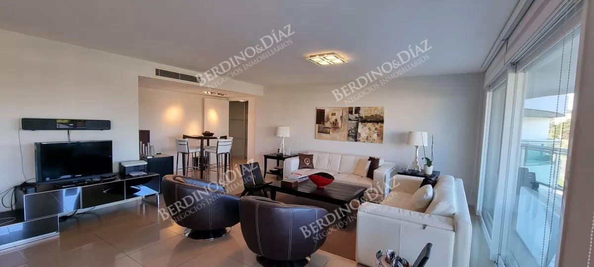 Apartamento ID.2693 - Aquarela en venta 4 suites venta en Punta del Este