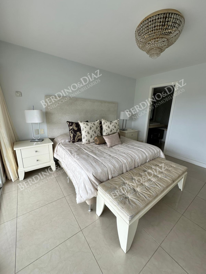 Apartamento ID.2884 - Torre Aquarela 4 dormitorios mas dependencia de servicio