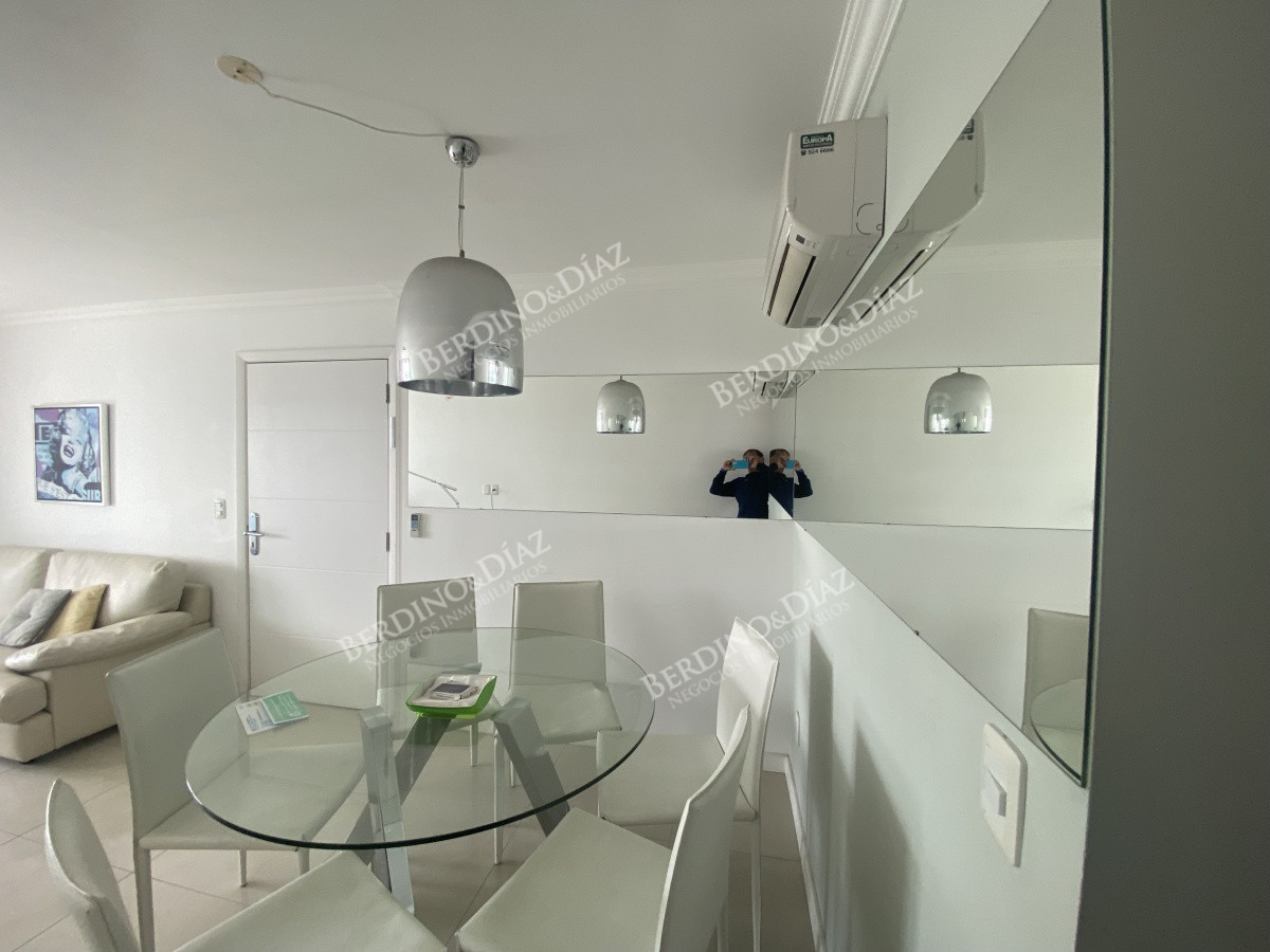 Apartamento ID.1537 - Apartamento en venta en Punta del Este Playa Mansa con servicios