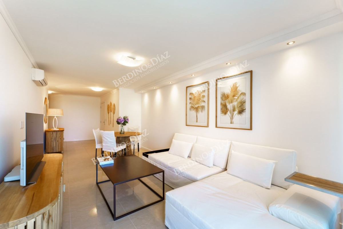 Apartamento ID.2890 - Oportunidad Zona Enjoy 2 dormitorios y medio parrillero propio