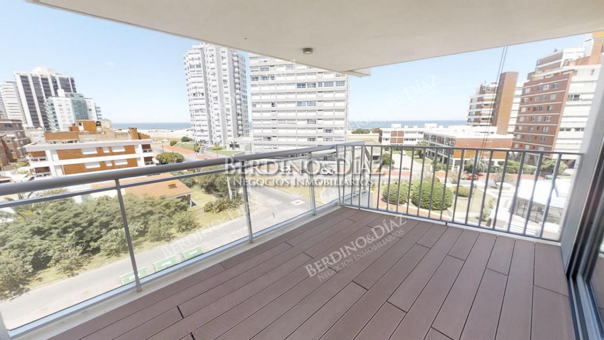 Apartamento ID.90 - Venta Apartamento en torre Onix a 2 cuadras mar Brava
