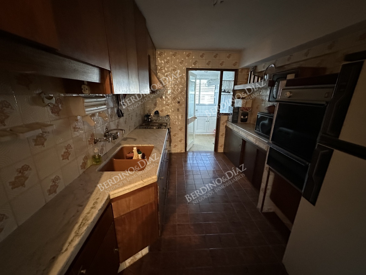 Apartamento ID.1568 - Apartamento en Venta Punta del Este Primera Linea en Playa Mansa tres dorm mas dependencia