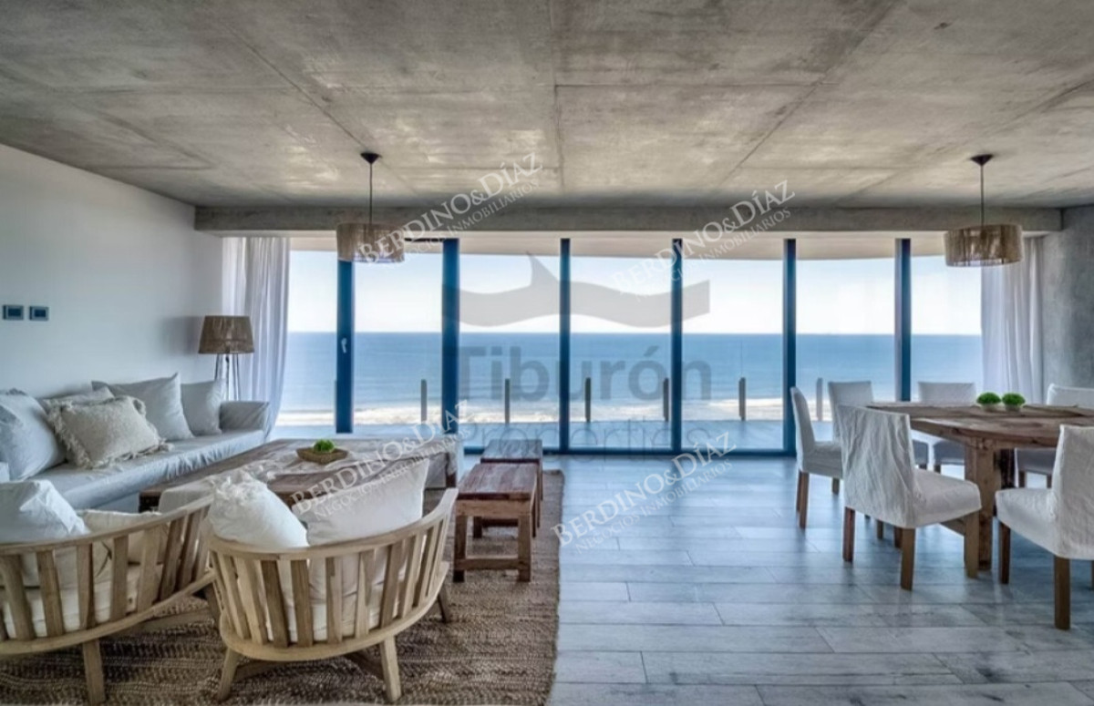 Apartamento ID.2975 - Apartamento en venta  2 dormitorios Surfside Brava