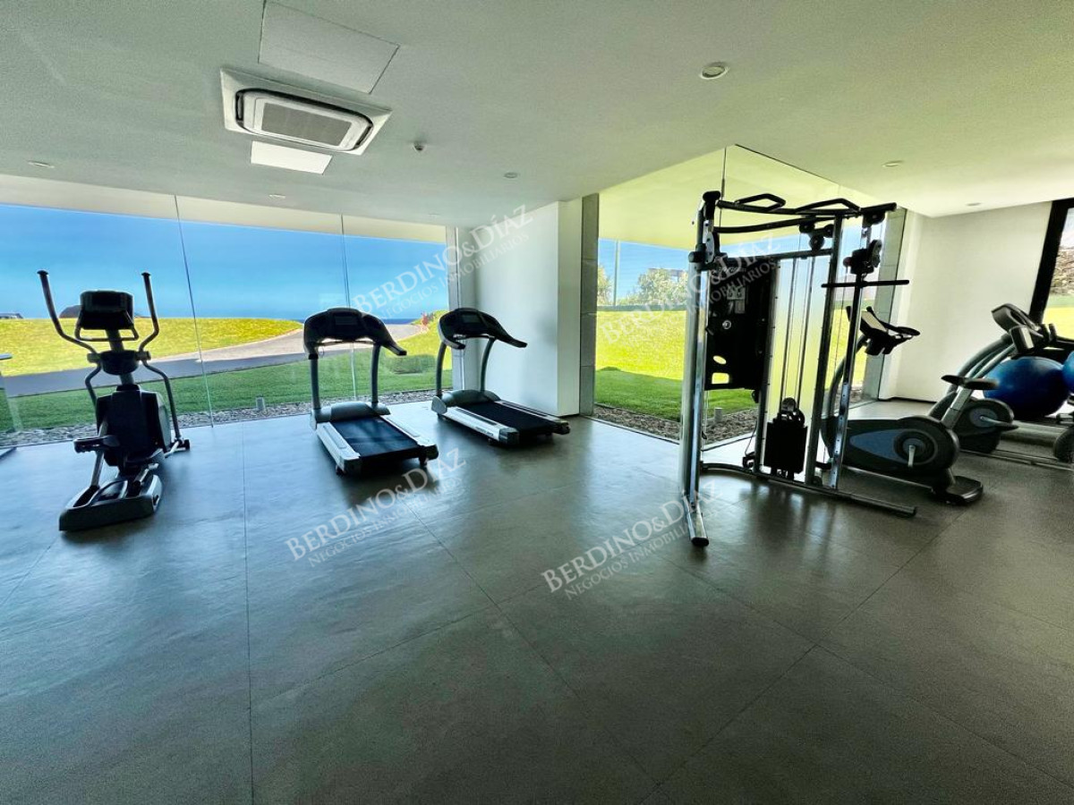 Apartamento ID.2561 - Playa Mansa Apartamento 3 suites frente al mar  y servicios