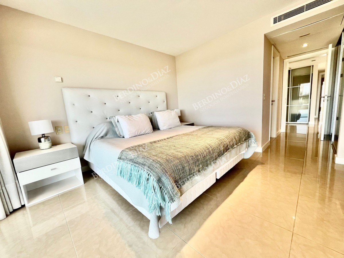 Apartamento ID.2427 - Apartamento en venta en Playa Mansa Aquarela