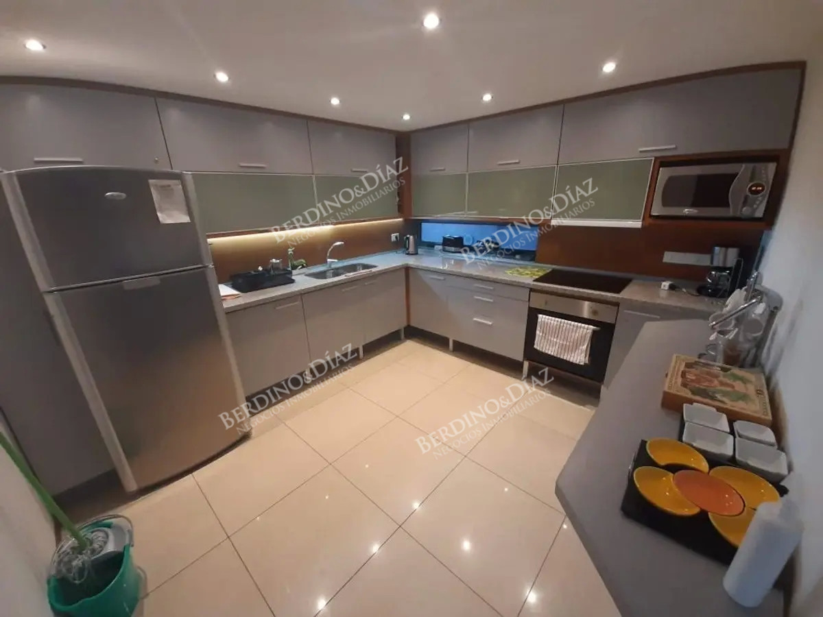 Apartamento ID.2810 - Apartamento en venta 3 dormitorios Torre con servicios