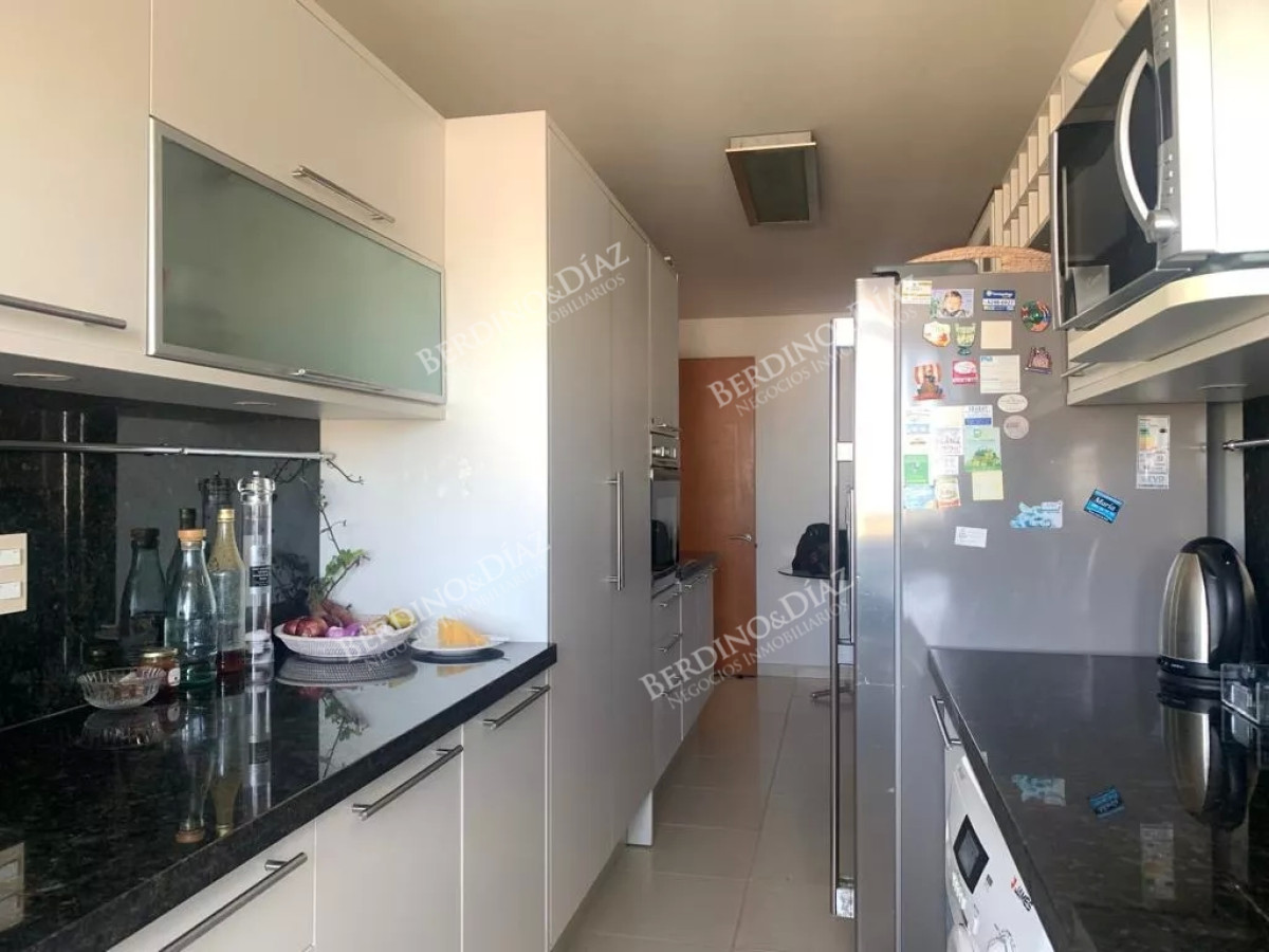 Apartamento ID.2081 - Apartamento de 3 dormitorios Playa Mansa