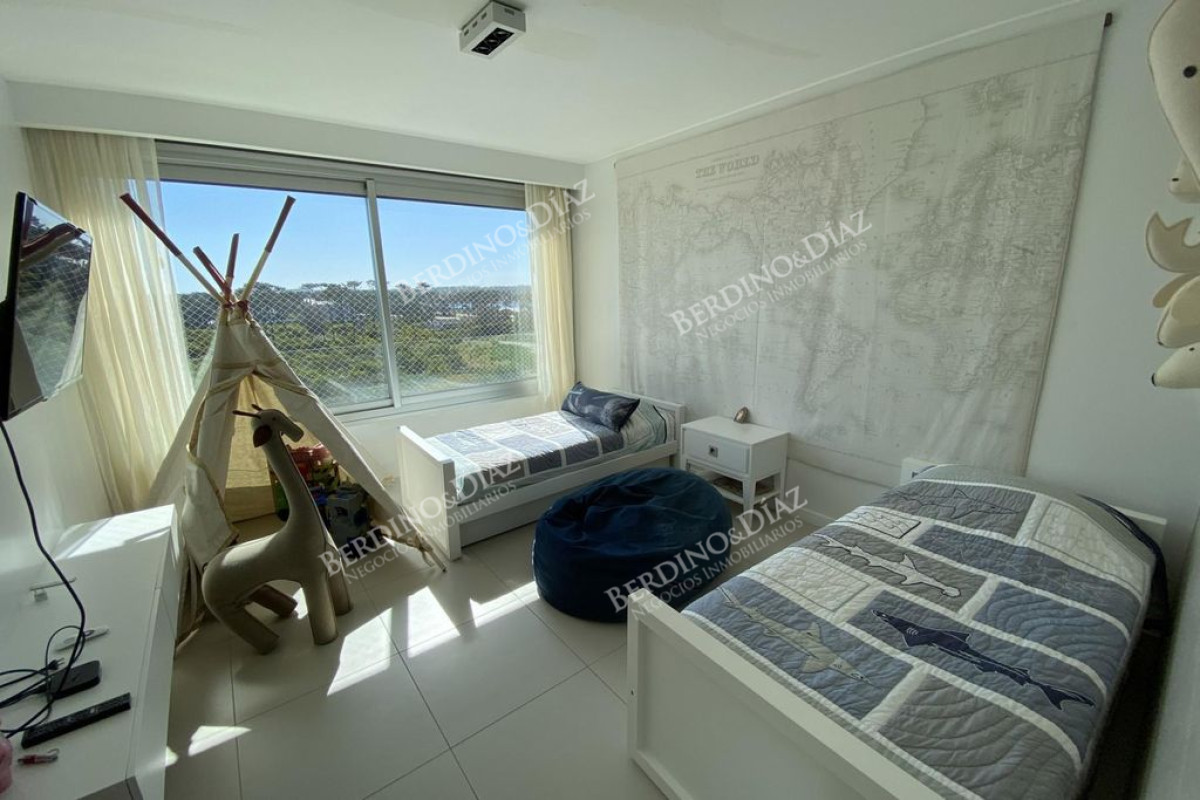 Apartamento ID.2441 - Penthouse en Playa Brava Espectacular
