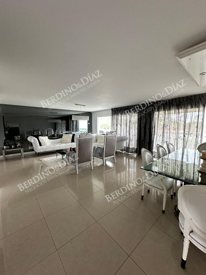 Apartamento ID.2884 - Torre Aquarela 4 dormitorios mas dependencia de servicio