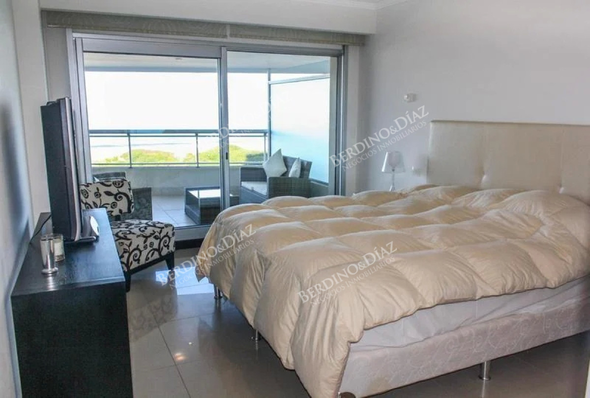 Apartamento ID.2276 - Apatamento de 4 suites frente al mar Playa Brava
