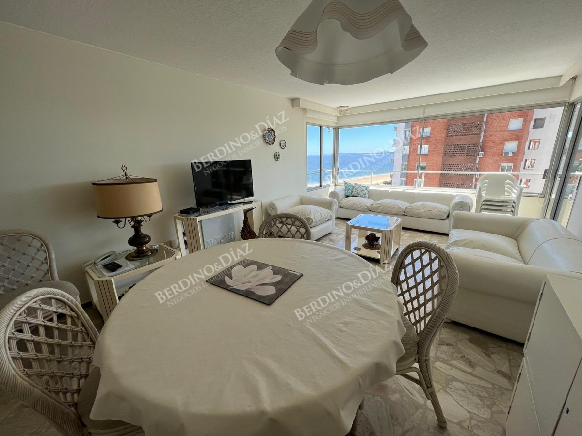 Apartamento ID.2034 - Apartamento en venta frente a Playa Mansa