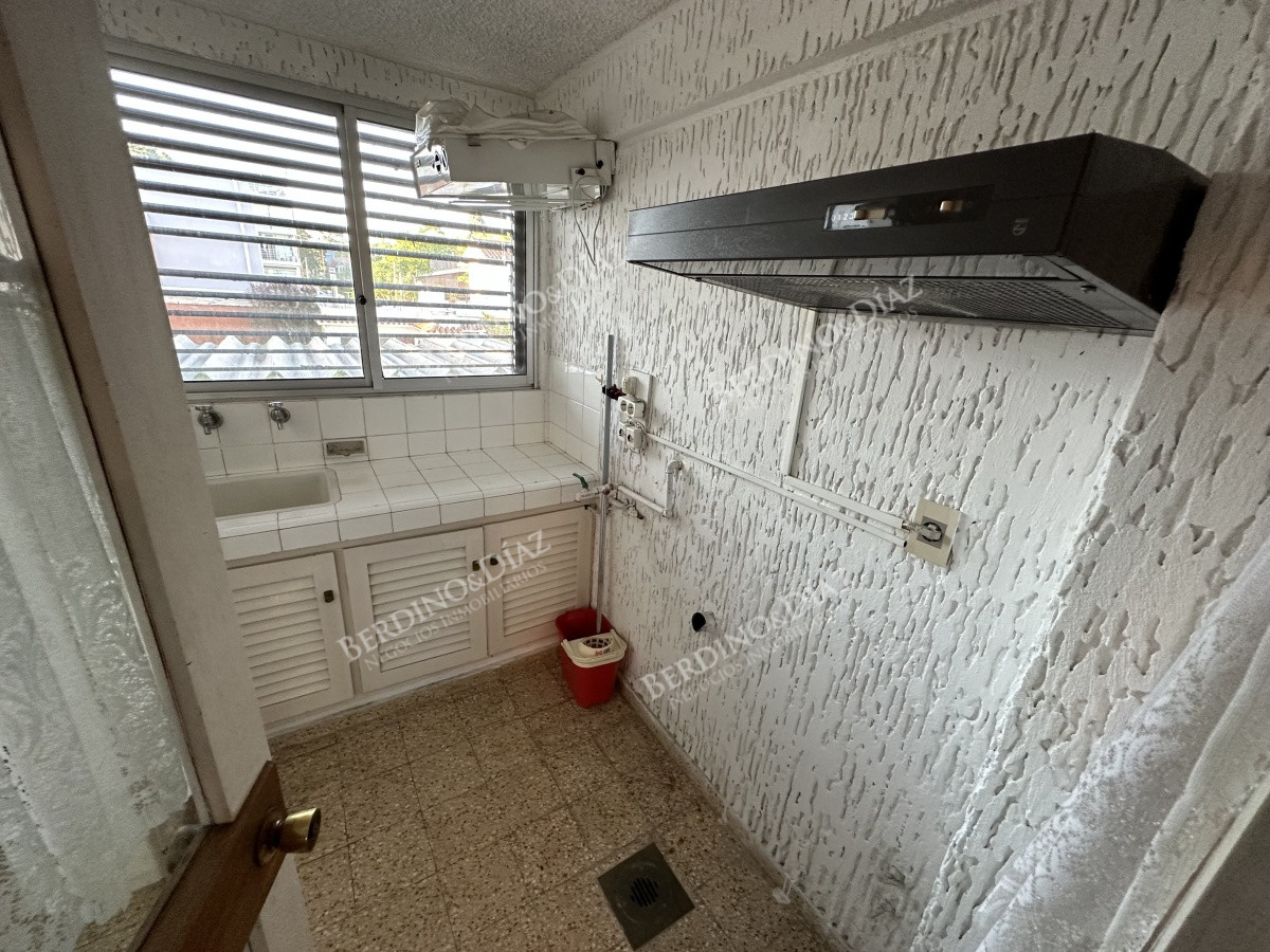 Apartamento ID.1568 - Apartamento en Venta Punta del Este Primera Linea en Playa Mansa tres dorm mas dependencia