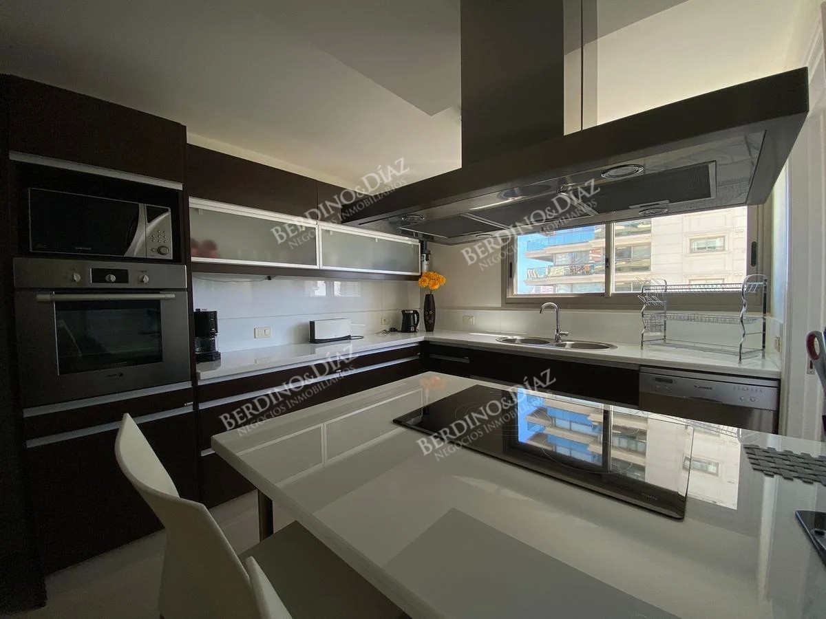 Apartamento ID.2303 - APARTAMENTO EN VENTA PLAYA BARVA ESQUINERO 