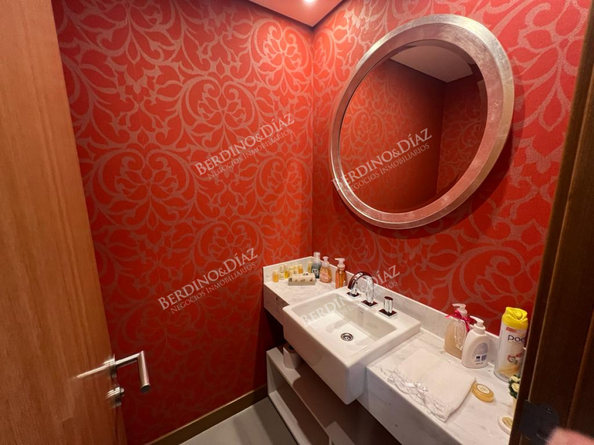 Apartamento ID.2561 - Playa Mansa Apartamento 3 suites frente al mar  y servicios
