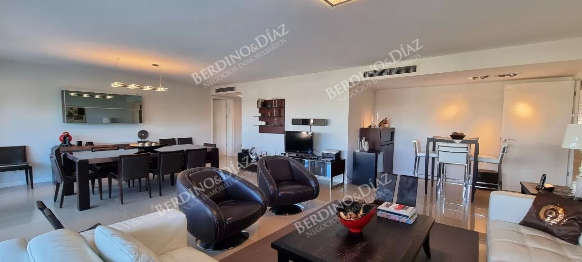 Apartamento ID.2693 - Aquarela en venta 4 suites venta en Punta del Este