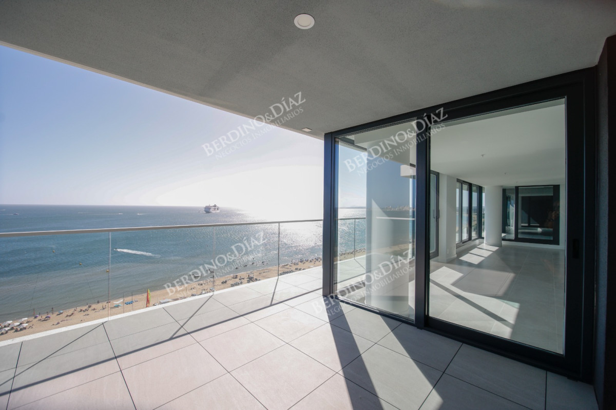Apartamento ID.2916 - Venetian frente a Playa Mansa  Apartamento unificado Punta del Este