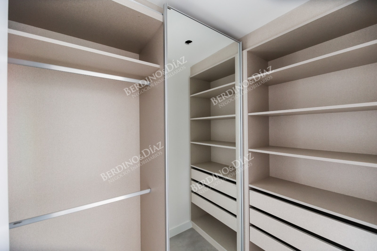 Apartamento ID.2916 - Venetian frente a Playa Mansa  Apartamento unificado Punta del Este